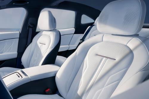 汽車(chē)內(nèi)飾板件