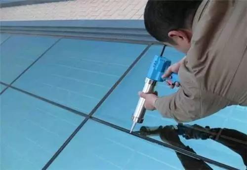 打膠機(jī)出膠