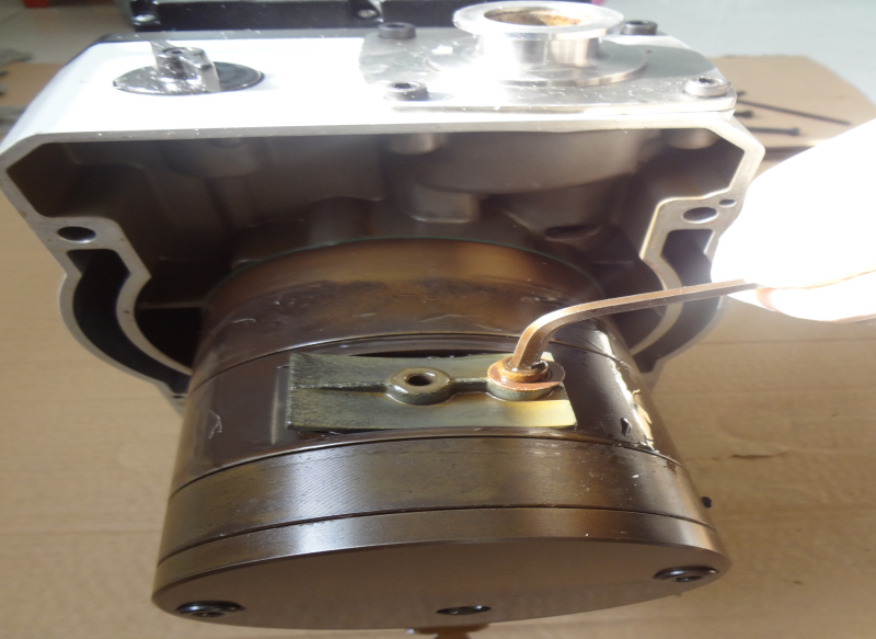 拆解排氣閥片壓板-普樂斯等離子清洗機