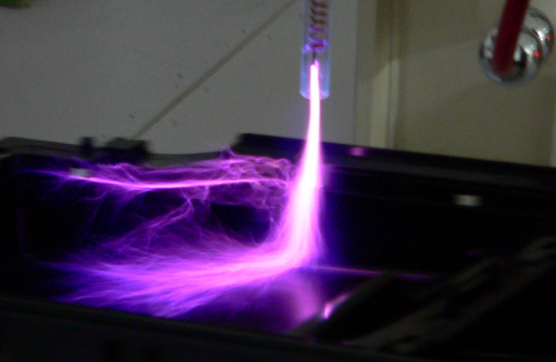 大氣射頻等離子放電狀態(tài)-普樂斯等離子清洗機(jī)