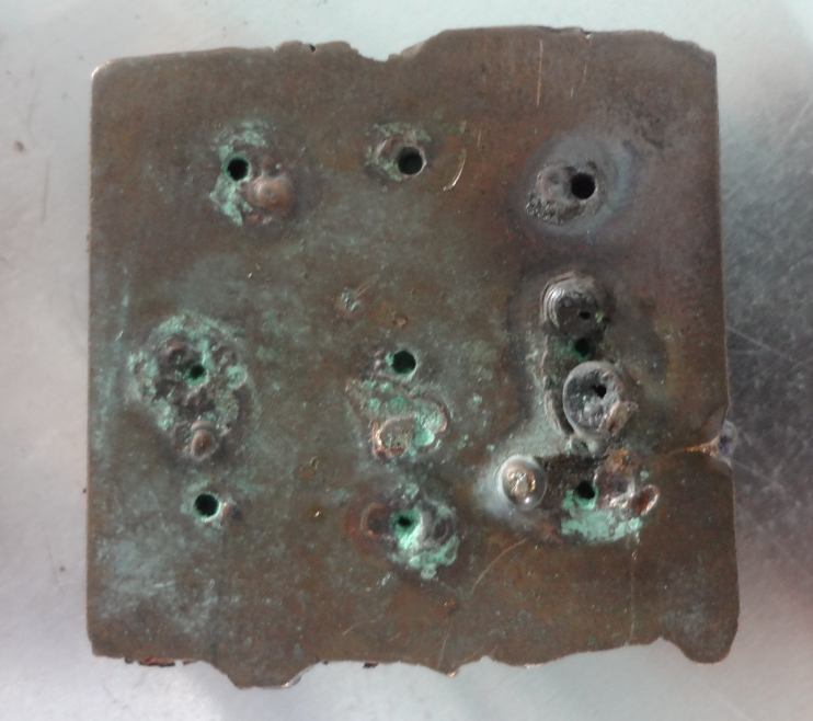 人工培養(yǎng)有害銹樣片等離子表面處理前-普樂斯等離子清洗機(jī)