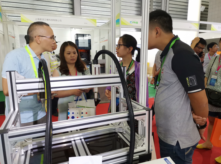 汽車內(nèi)外飾展現(xiàn)場接待情況-普樂斯等離子表面處理