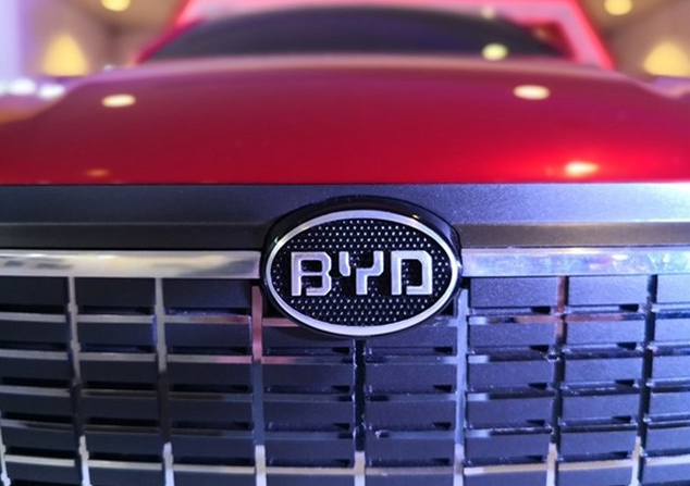 比亞迪明年或?qū)⑼瞥鲂乱淮F鋰電池