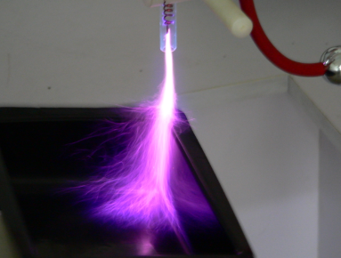 汽車內(nèi)飾植絨前經(jīng)RF射頻等離子進(jìn)行處理-普樂斯等離子清洗機(jī)