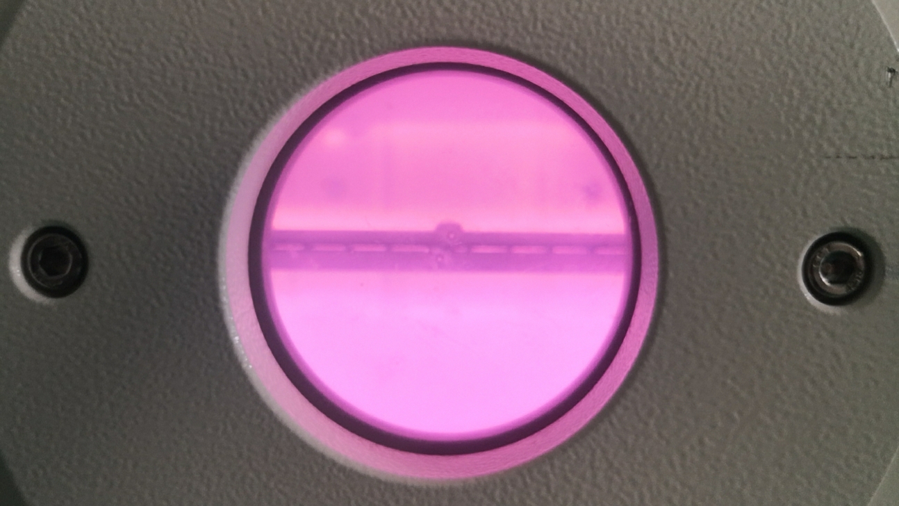 低壓真空等離子處理機處理硅橡膠材料-普樂斯