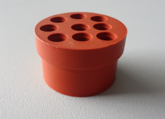 圖1-普樂(lè)斯等離子清洗機(jī)所處理的軍工連接器底座樣品