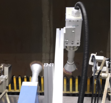 【普樂斯】大氣旋轉(zhuǎn)式等離子清洗機設(shè)備運行中